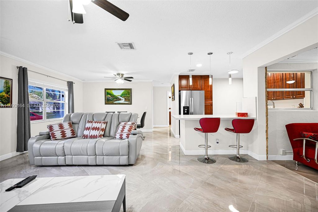 2528 SW Natura Blvd, Deerfield Beach, FL 33441