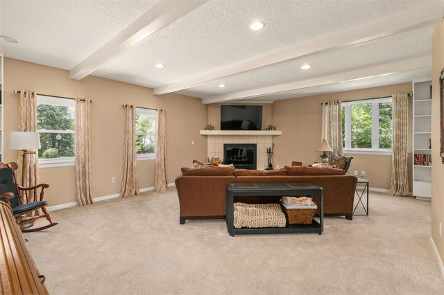 14575 University Avenue, Waukee, IA 50263