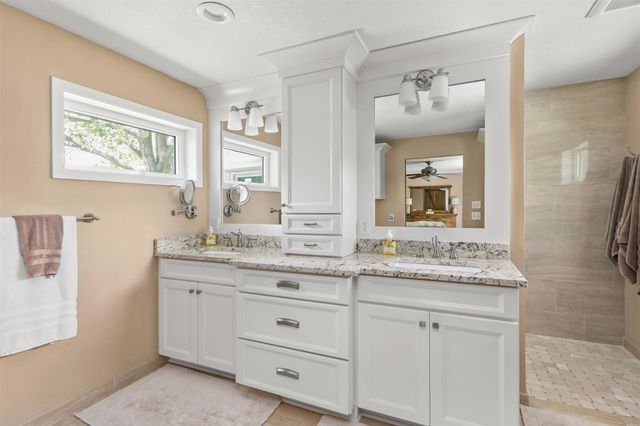14575 University Avenue, Waukee, IA 50263