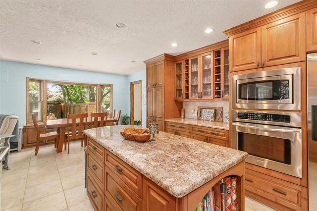 14575 University Avenue, Waukee, IA 50263