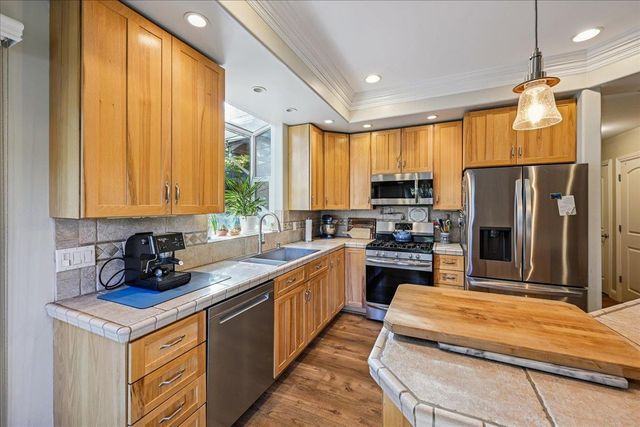 6262 Viewridge Dr, Auburn, CA 95602