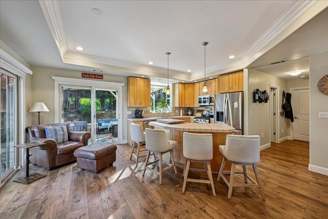 6262 Viewridge Dr, Auburn, CA 95602