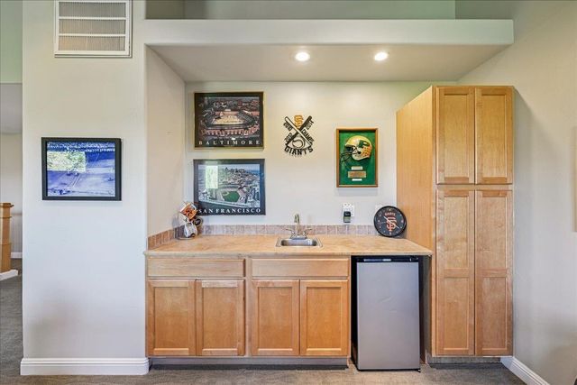 6262 Viewridge Dr, Auburn, CA 95602