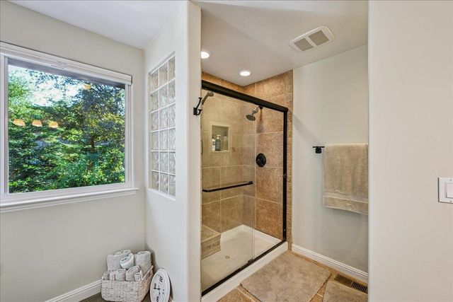 6262 Viewridge Dr, Auburn, CA 95602