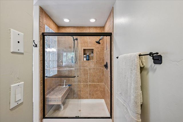 6262 Viewridge Dr, Auburn, CA 95602