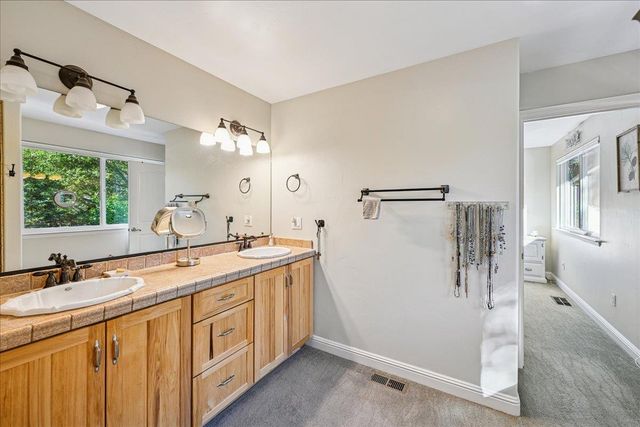 6262 Viewridge Dr, Auburn, CA 95602