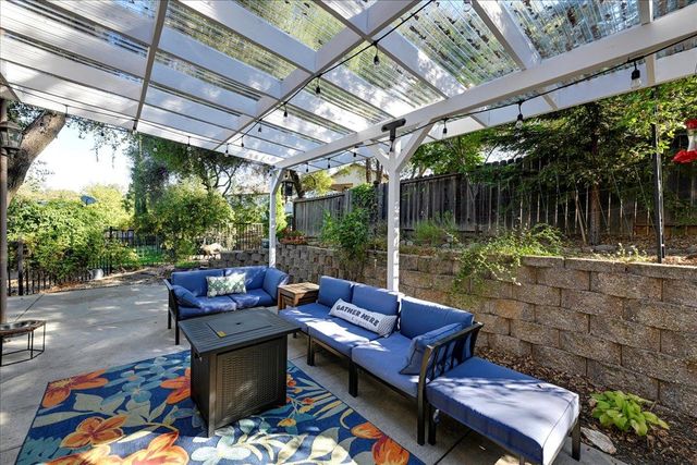 6262 Viewridge Dr, Auburn, CA 95602