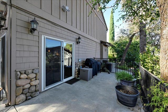 6262 Viewridge Dr, Auburn, CA 95602