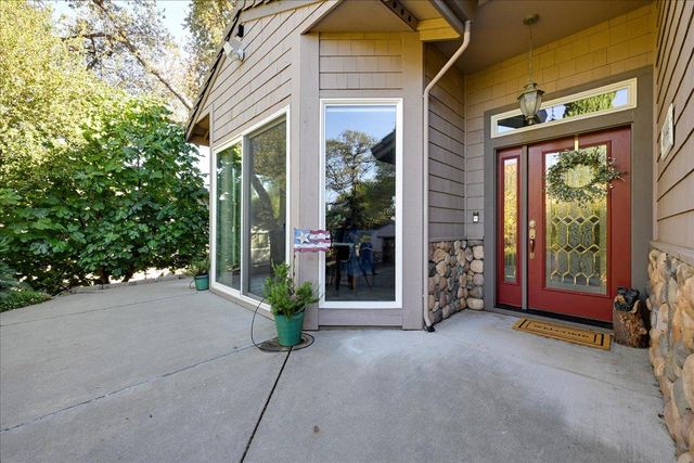 6262 Viewridge Dr, Auburn, CA 95602