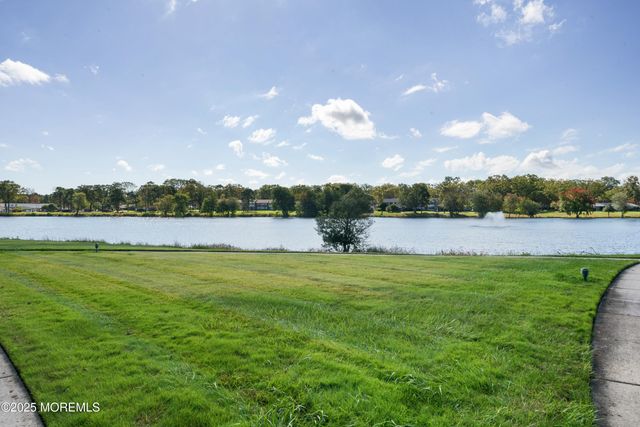 677 New Castle Court B, Lakewood, NJ 08701