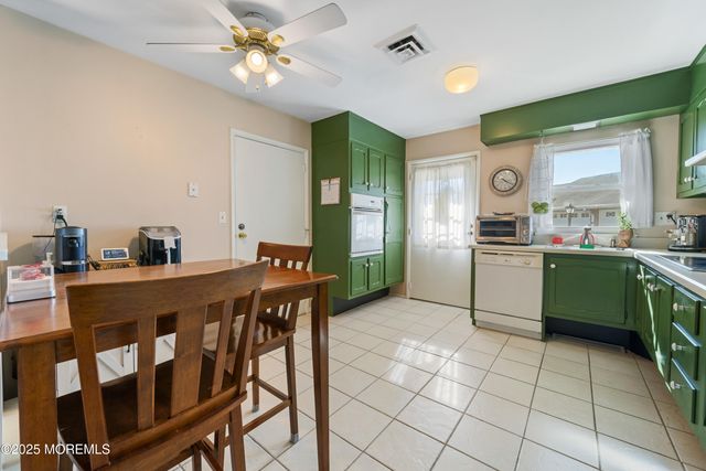 677 New Castle Court B, Lakewood, NJ 08701