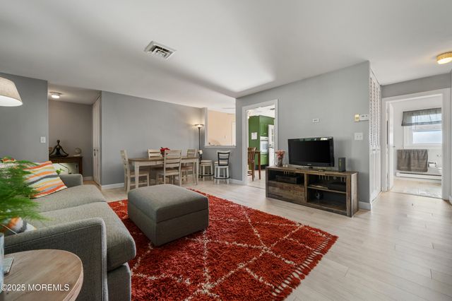 677 New Castle Court B, Lakewood, NJ 08701