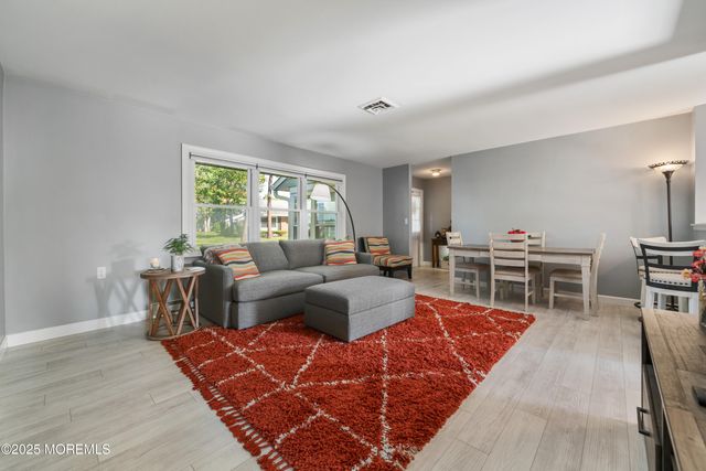 677 New Castle Court B, Lakewood, NJ 08701