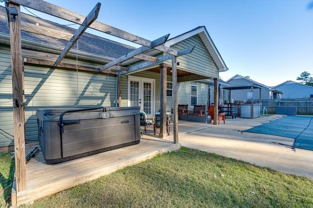 2217 NE McCamish Road, Dalton, GA 30721