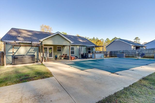 2217 NE McCamish Road, Dalton, GA 30721