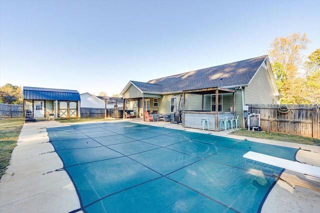 2217 NE McCamish Road, Dalton, GA 30721