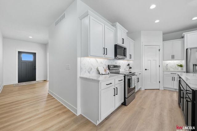 7510 Maxine Drive, Lincoln, NE 68516