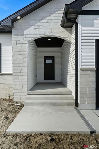 7510 Maxine Drive, Lincoln, NE 68516