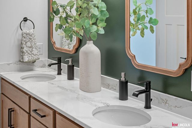 7510 Maxine Drive, Lincoln, NE 68516