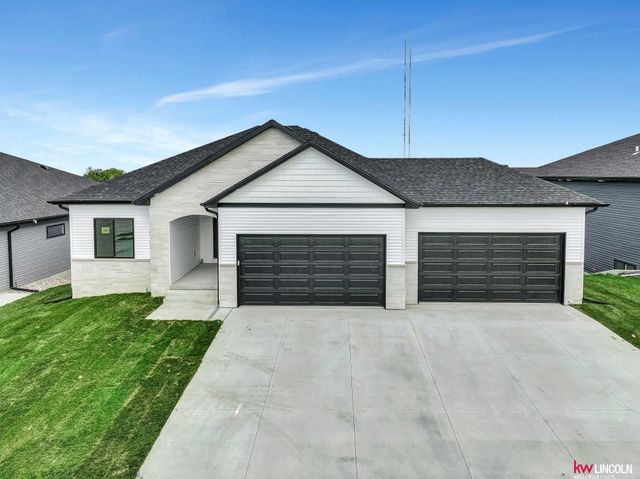 7510 Maxine Drive, Lincoln, NE 68516