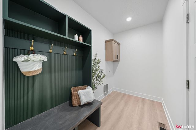 7510 Maxine Drive, Lincoln, NE 68516