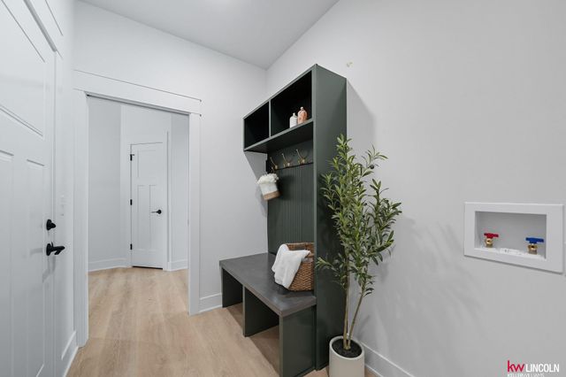 7510 Maxine Drive, Lincoln, NE 68516