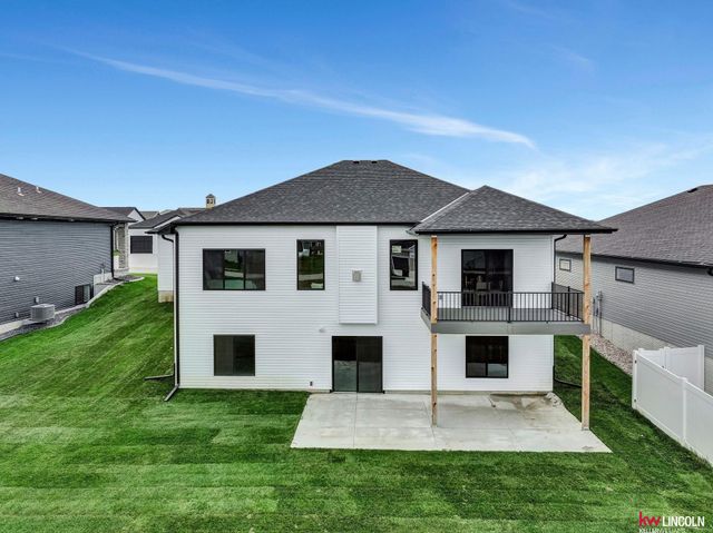 7510 Maxine Drive, Lincoln, NE 68516