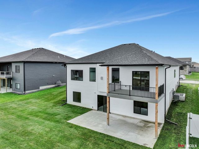 7510 Maxine Drive, Lincoln, NE 68516