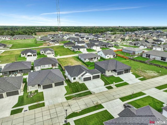 7510 Maxine Drive, Lincoln, NE 68516