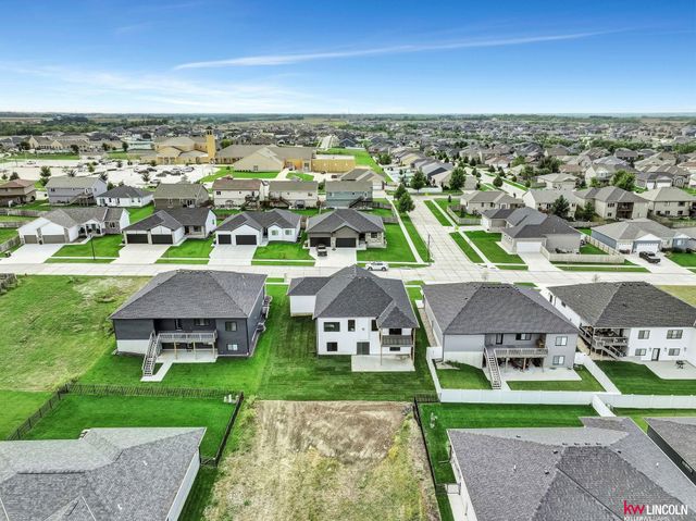 7510 Maxine Drive, Lincoln, NE 68516