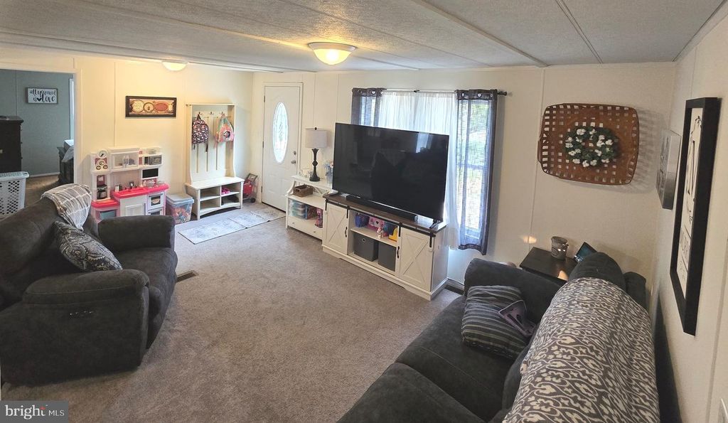 Image 4 of property listing at 9050 PUMPKIN NECK RD, King George, VA 22485