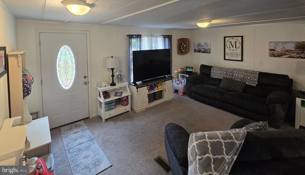 Image 5 of property listing at 9050 PUMPKIN NECK RD, King George, VA 22485
