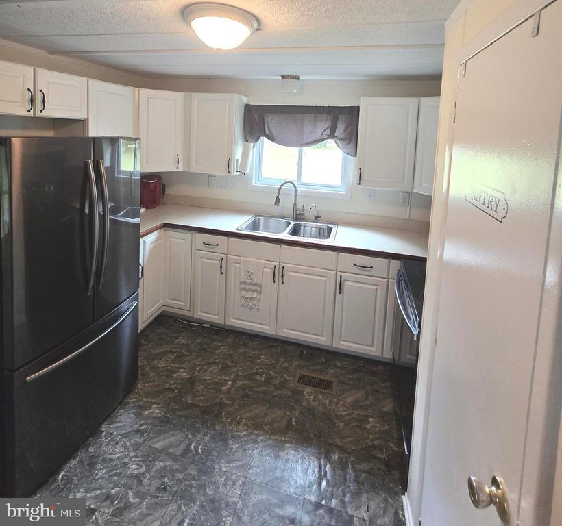 Image 7 of property listing at 9050 PUMPKIN NECK RD, King George, VA 22485