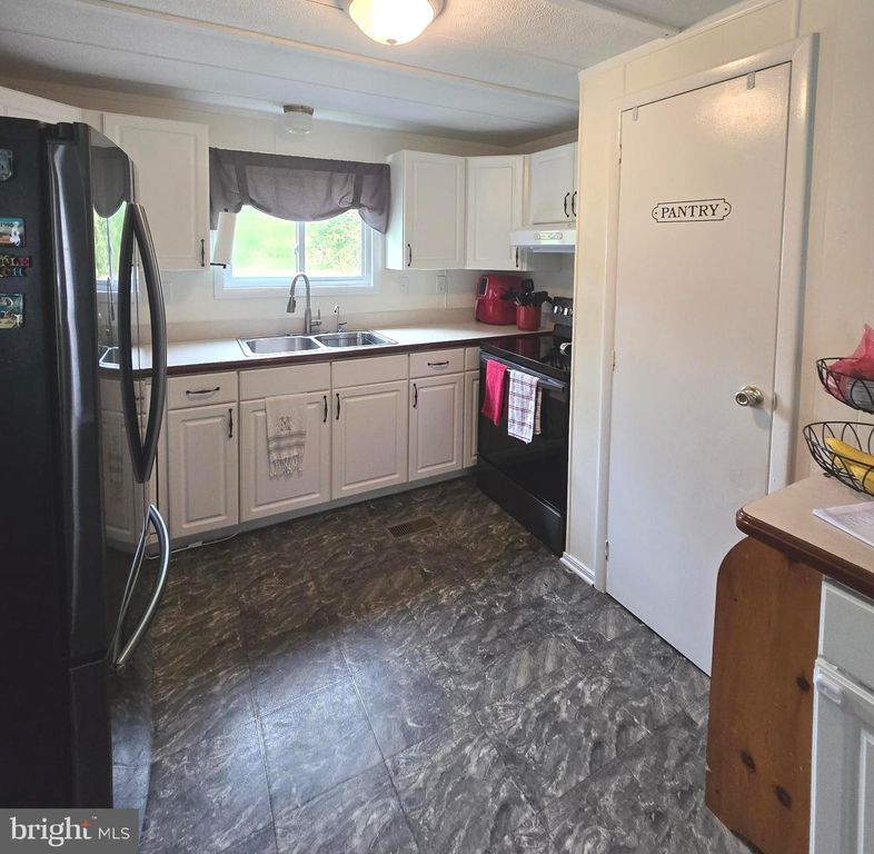 Image 8 of property listing at 9050 PUMPKIN NECK RD, King George, VA 22485