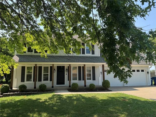 1366 Wildbriar Drive, Liberty, MO 64068