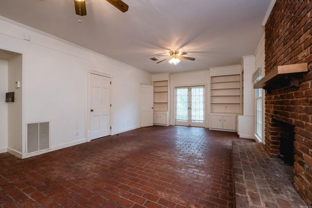 3118 Foxcroft Road, Little Rock, AR 72227