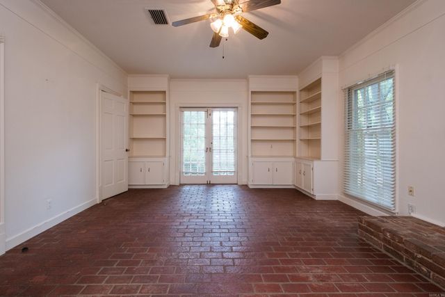 3118 Foxcroft Road, Little Rock, AR 72227