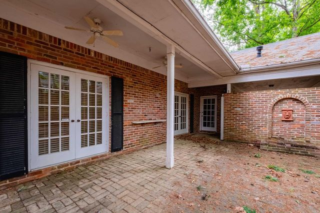 3118 Foxcroft Road, Little Rock, AR 72227