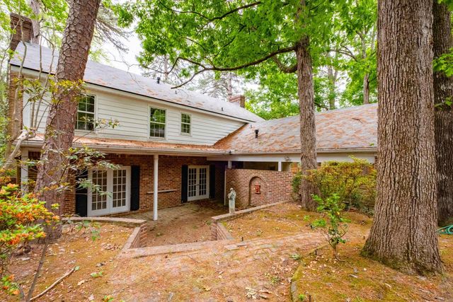 3118 Foxcroft Road, Little Rock, AR 72227