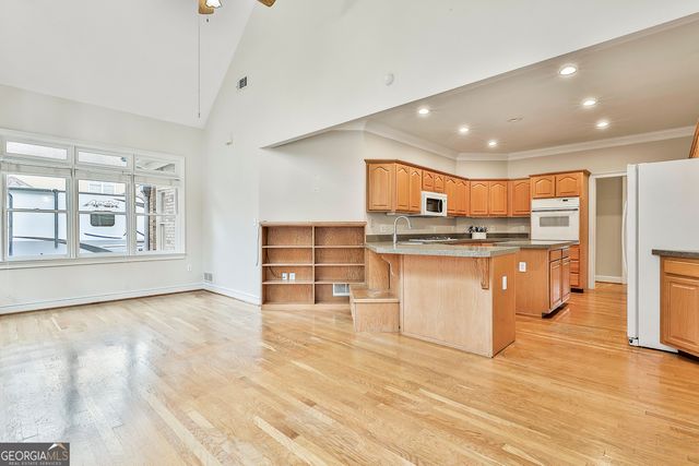 150 Oak Manor, Fayetteville, GA 30214