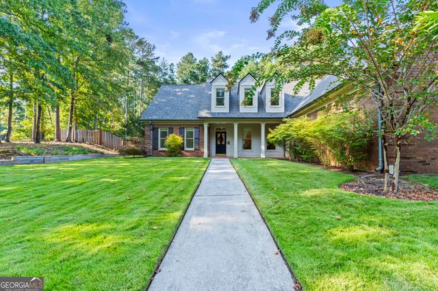 150 Oak Manor, Fayetteville, GA 30214