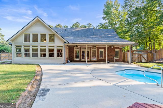 150 Oak Manor, Fayetteville, GA 30214
