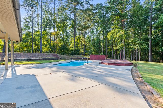 150 Oak Manor, Fayetteville, GA 30214