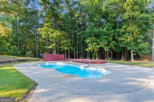 150 Oak Manor, Fayetteville, GA 30214