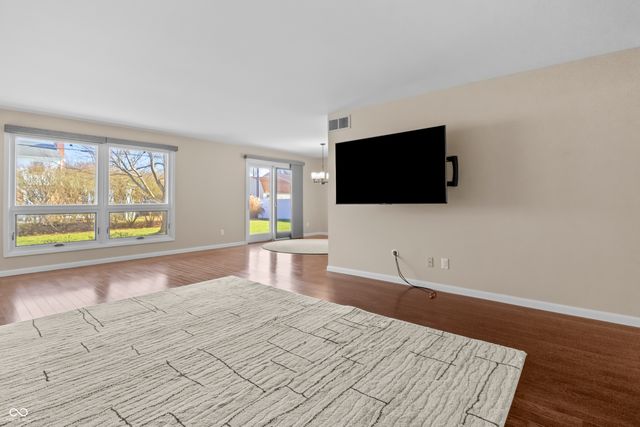 2565 Chestnut Street, Columbus, IN 47201