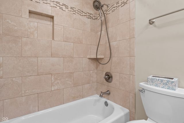 2565 Chestnut Street, Columbus, IN 47201