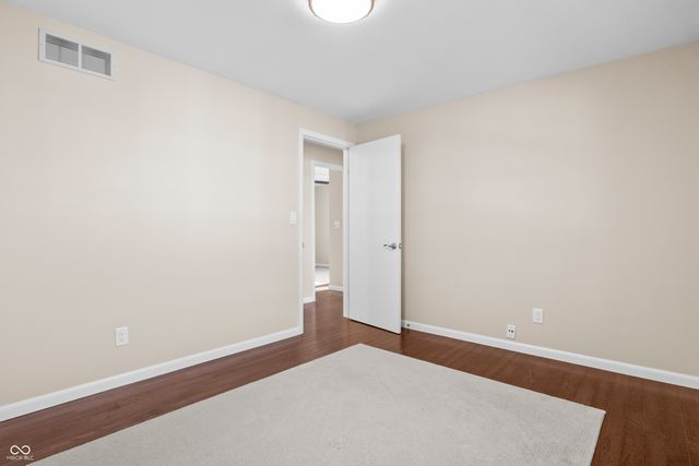 2565 Chestnut Street, Columbus, IN 47201