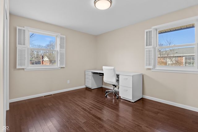 2565 Chestnut Street, Columbus, IN 47201