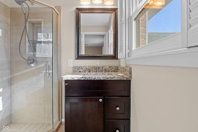 2565 Chestnut Street, Columbus, IN 47201