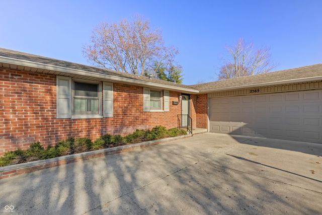 2565 Chestnut Street, Columbus, IN 47201